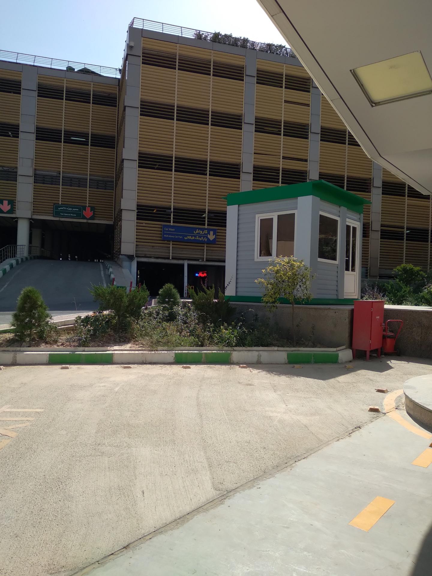 عکس پارکینگ طبقاتی برج میلاد