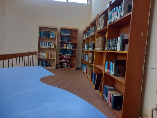 عکس کتابخانه عمومی شهید بهشتی