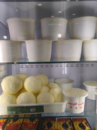 عکس لبنیات سنتی ناب