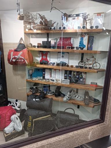 عکس فروشگاه پوشاک مردانه و پسرانه آفرودیت