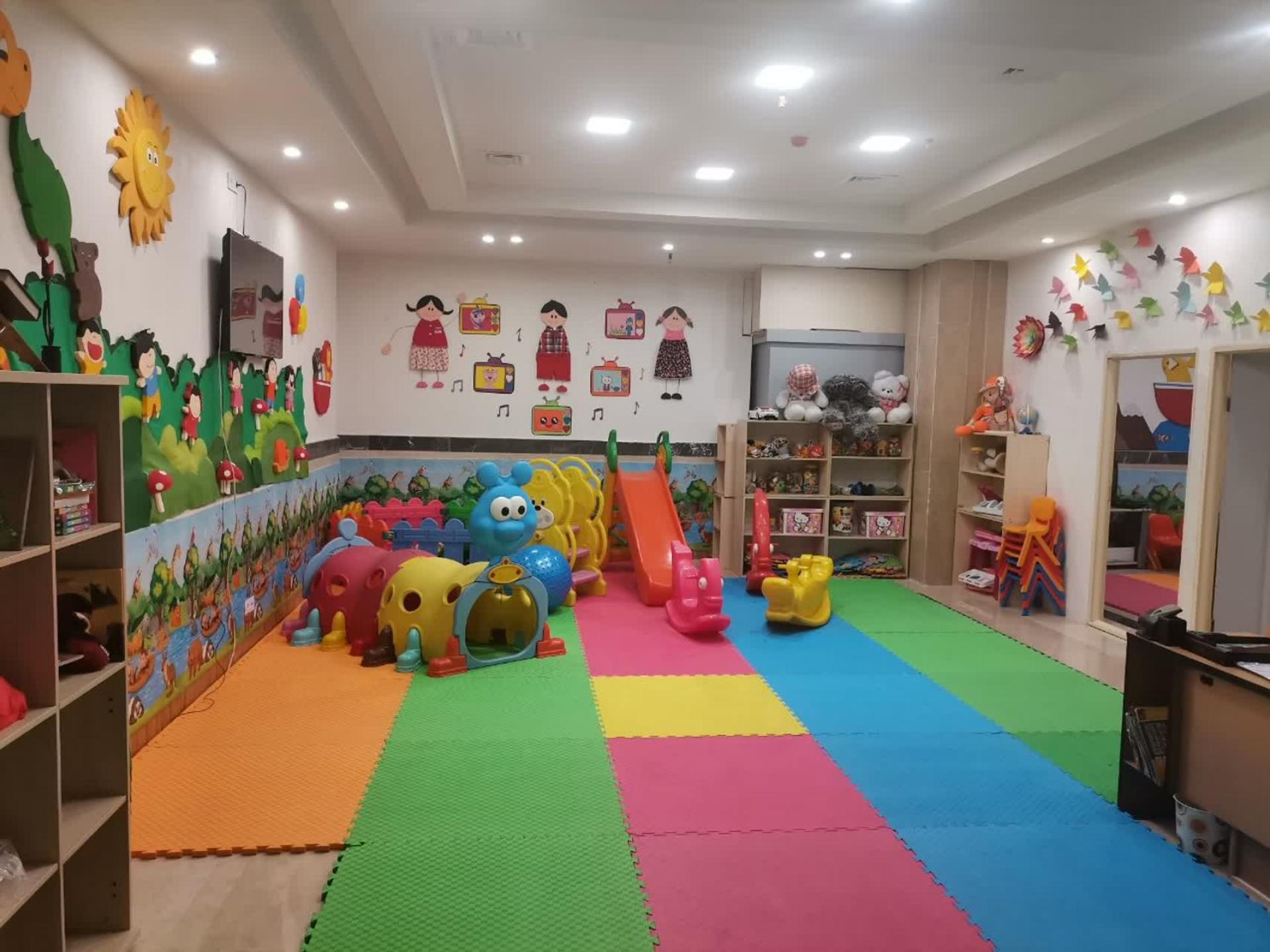 عکس مهدکودک بال پرواز