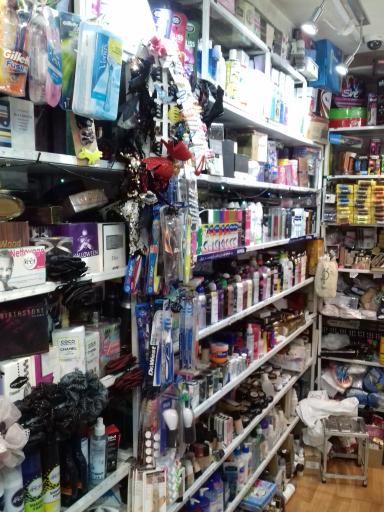 عکس فروشگاه آرایشی بهداشتی فرزاد