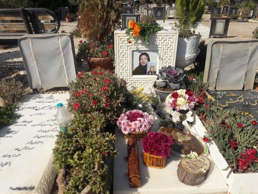 عکس مزار بانو حسنی جان فرهادی