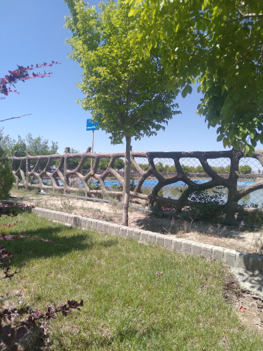 عکس دریاچه مصنوعی پارک کوهستان