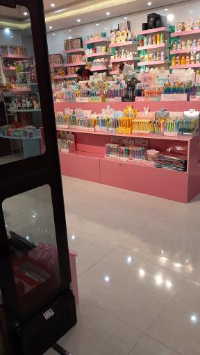 عکس لوازم آرایش و تحریر فانتزی رنگارنگ