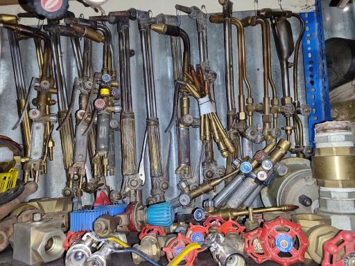 عکس ابزار استوک شهرکرد