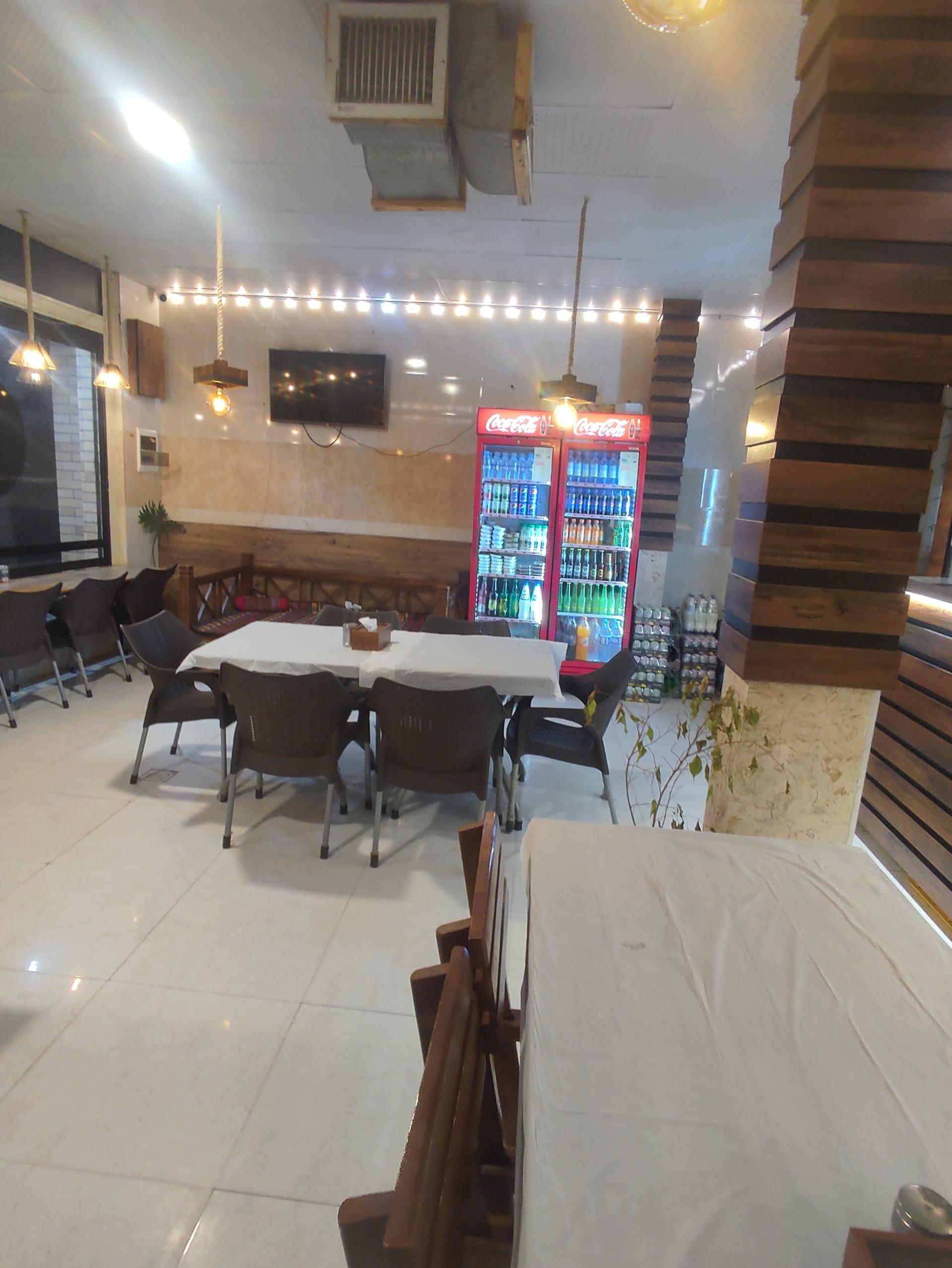 عکس کافه کبابی بهار نارنج