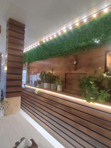 عکس کافه کبابی بهار نارنج