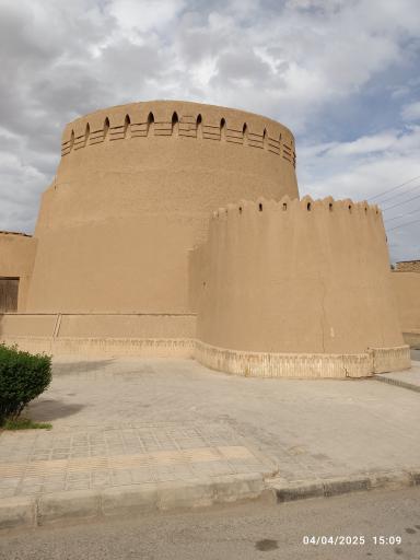 عکس برج های دو قلوی لب خندق