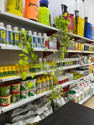 عکس سم فروشی یاس سفید(مهندس حسین زاده،مهندس رضایی)