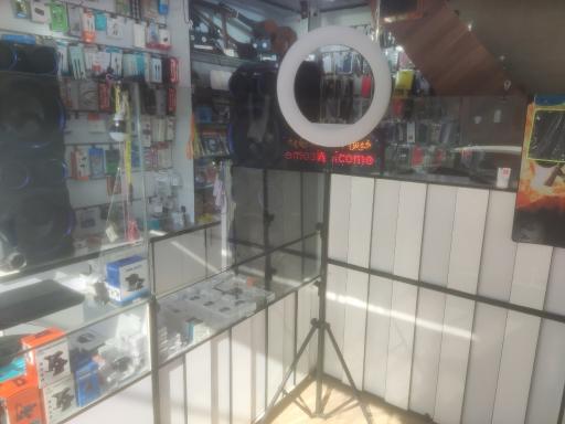 عکس فروشگاه موبایل کردانی