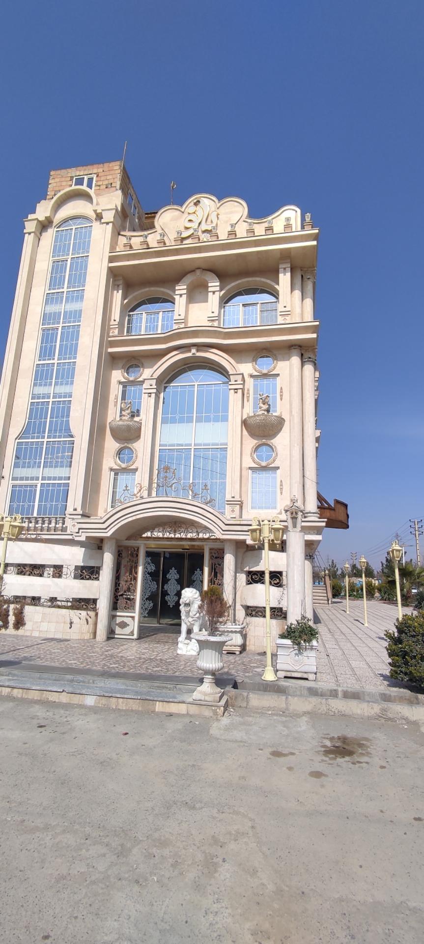 عکس رستوران مجلل بانو