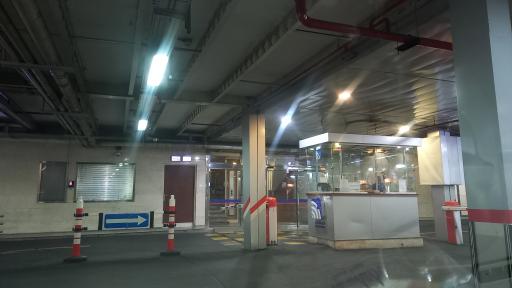 عکس پارکینگ بازار موبایل