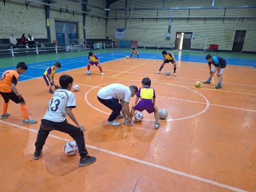 باشگاه و مدرسه فوتبال آذرخش صدرای البرز