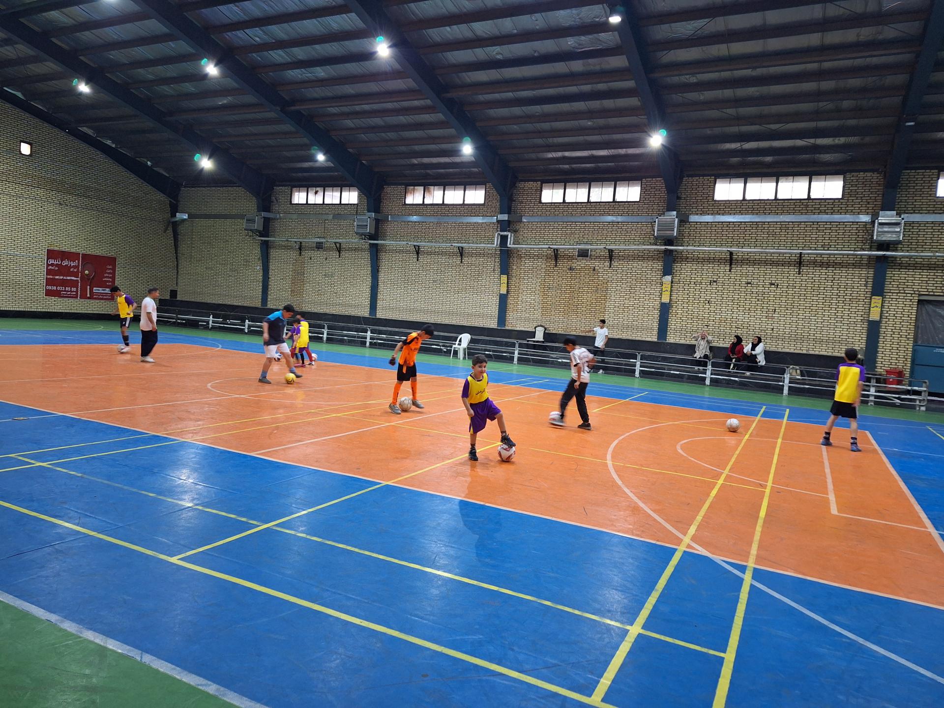 عکس باشگاه و مدرسه فوتبال آذرخش صدرای البرز