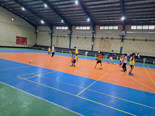 عکس باشگاه و مدرسه فوتبال آذرخش صدرای البرز