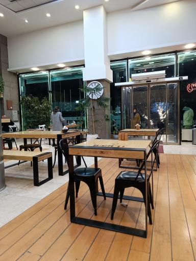 عکس کافه رستوران بهاران