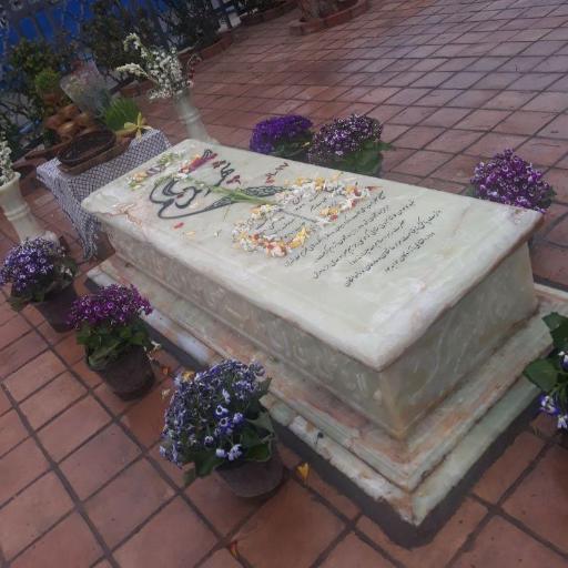 عکس جزیره مجنون (آرامگاه شهید گمنام)