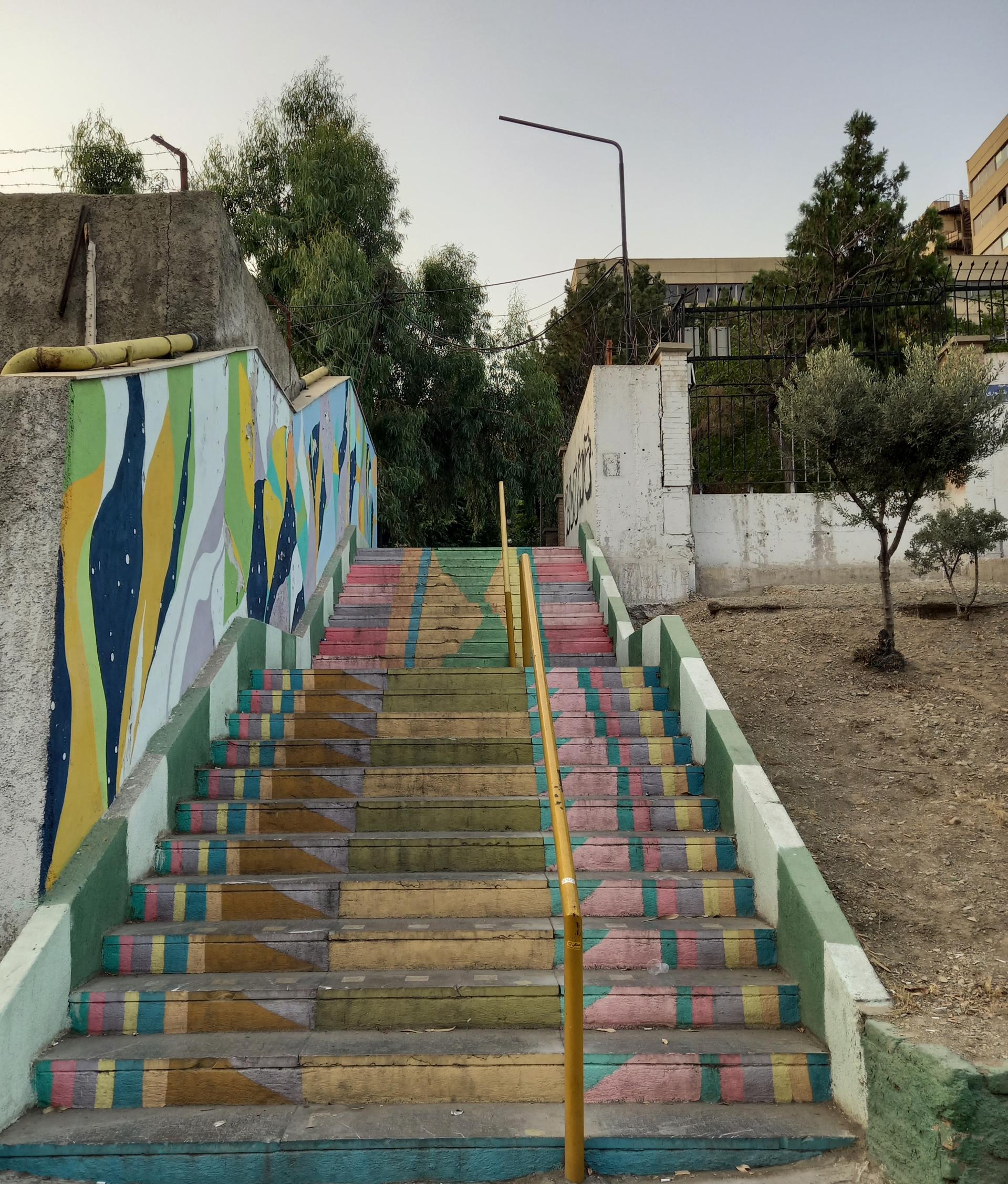 عکس پلکان ورودی عابر پیاده به بلوک D1