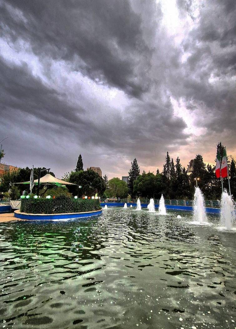 عکس جزیره مجنون (آرامگاه شهید گمنام)