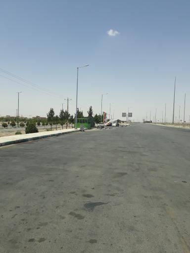 عکس پارکینگ حاشیه جاده