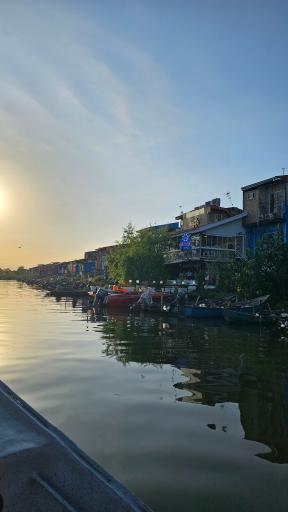 عکس خانه‌های رنگی انزلی