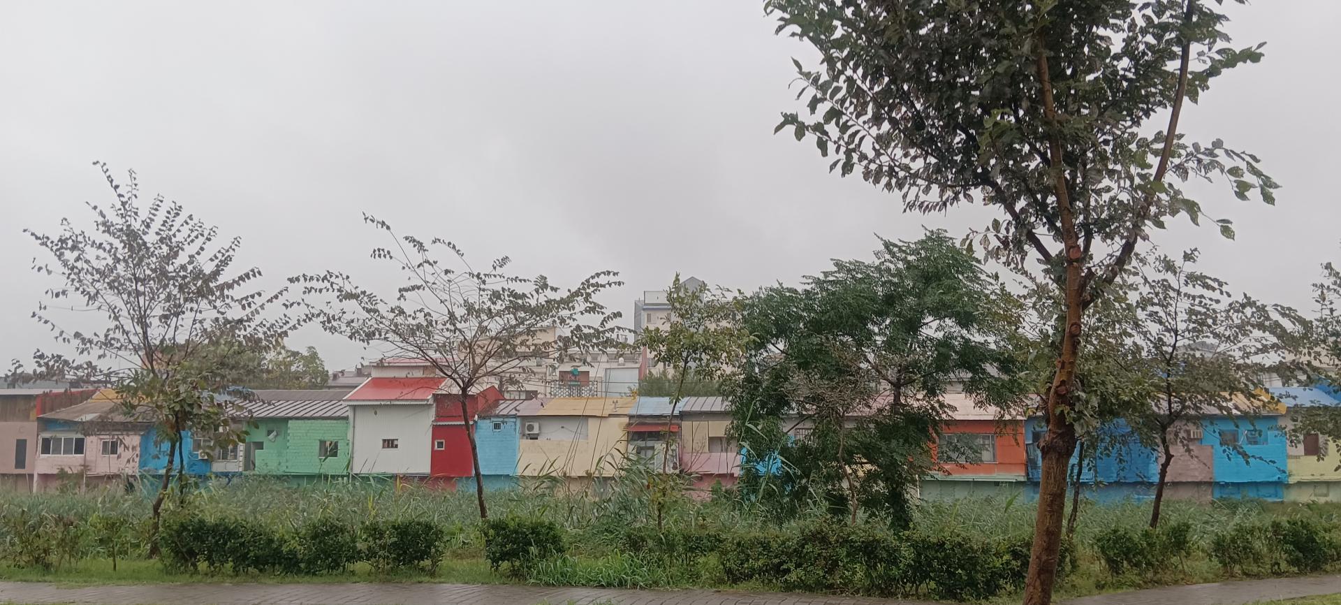 عکس خانه‌های رنگی انزلی