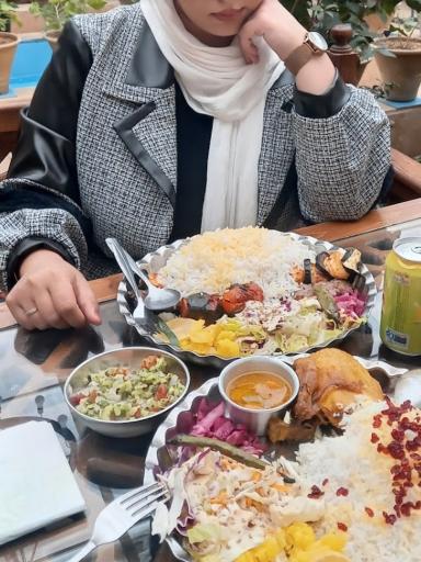 عکس رستوران سنتی عمارت باستیان