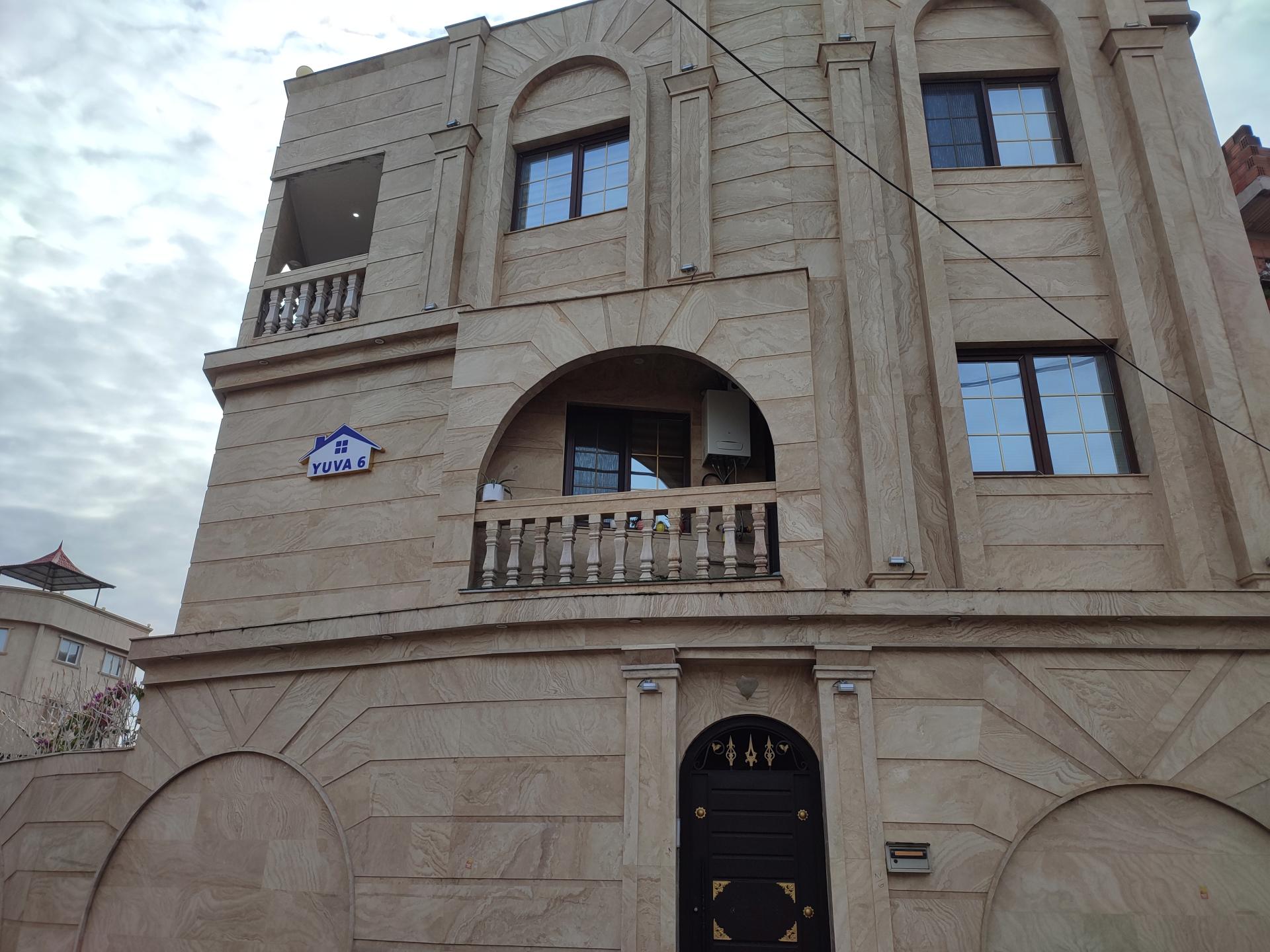 عکس ساختمان YUVA 6