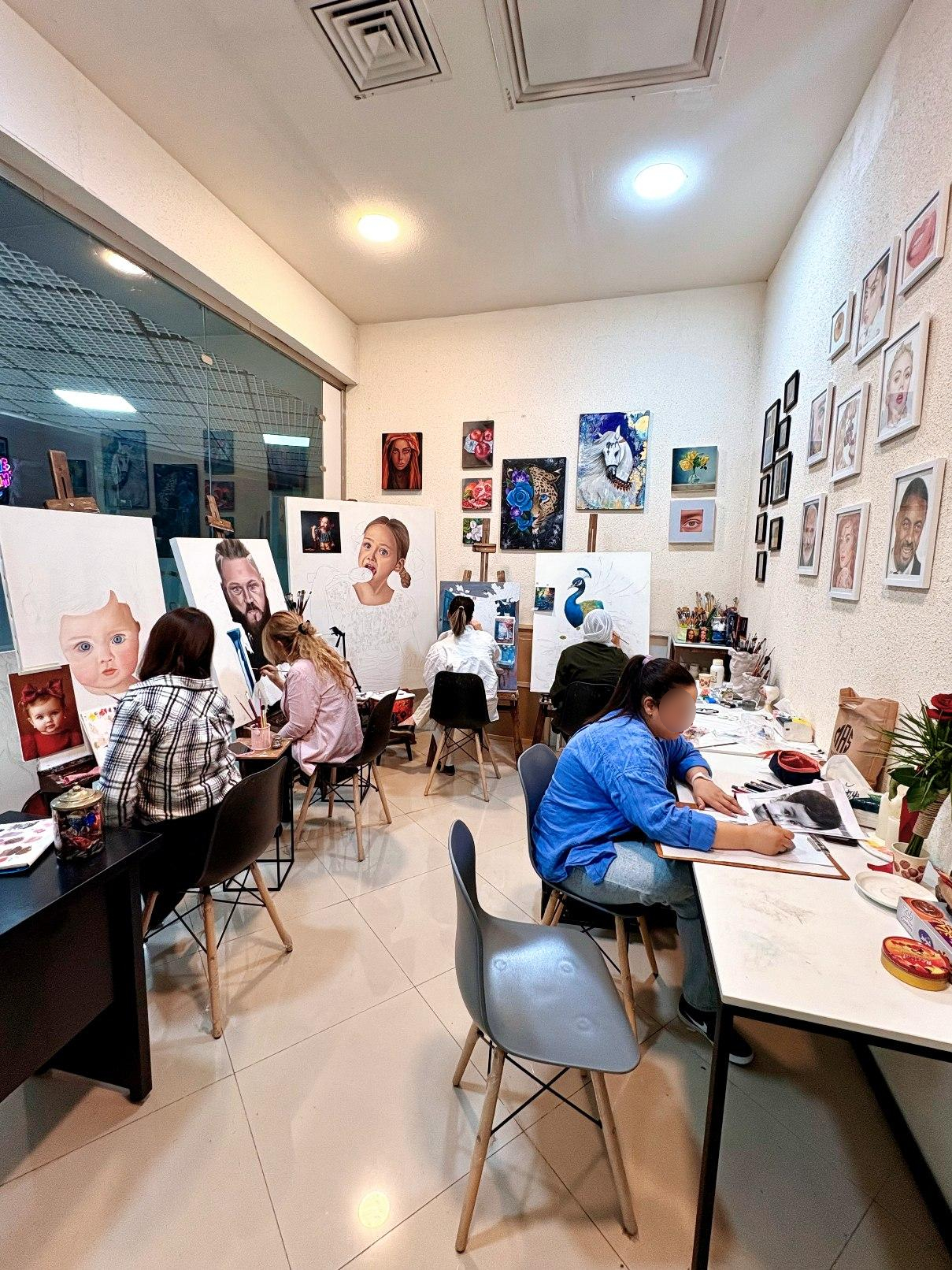 عکس آموزشگاه نقاشی عادله محمدی