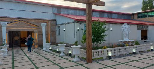 عکس مجموعه پذیرایی باغ تالار اسپیناس 