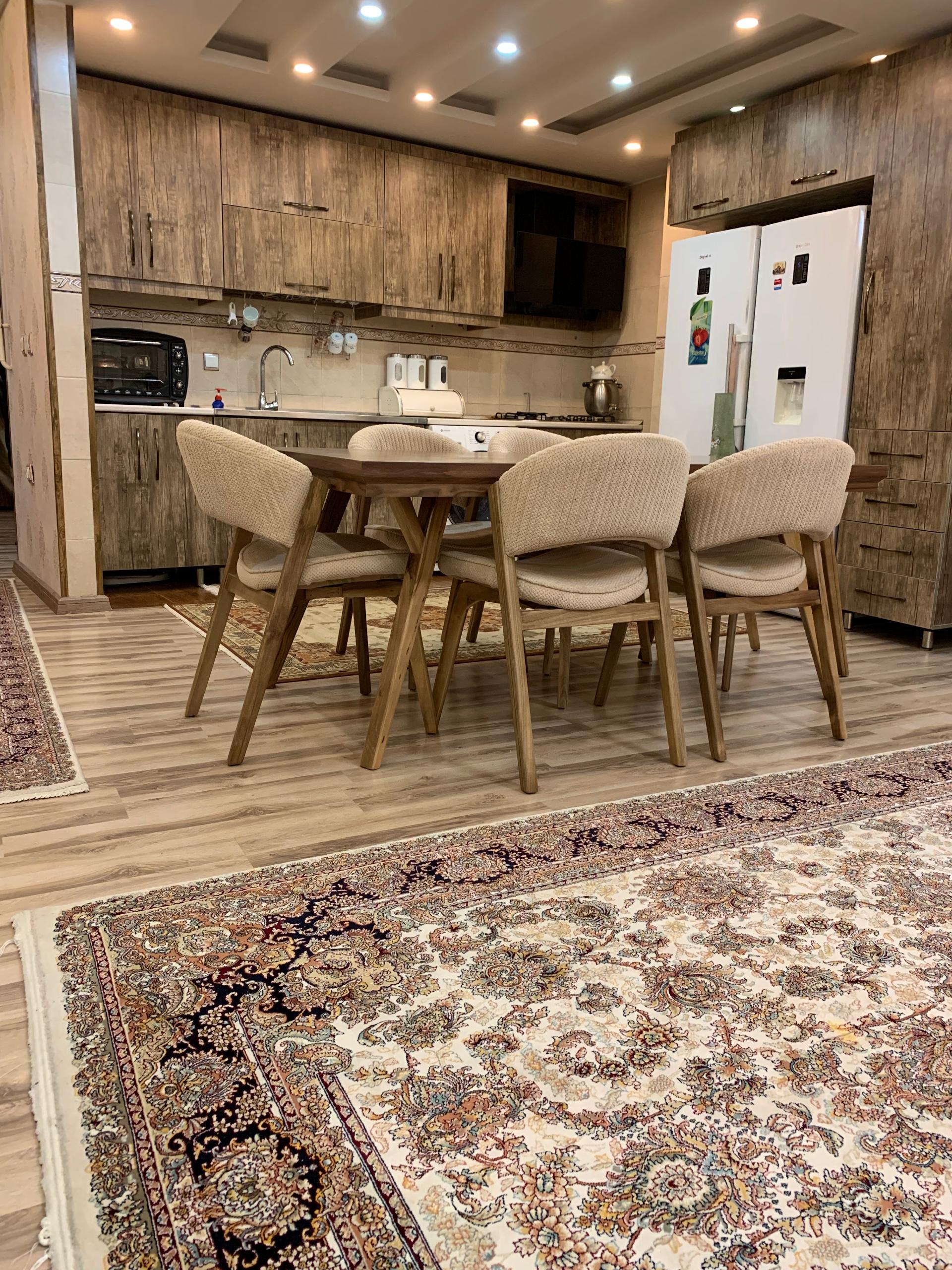 عکس فروشگاه میز وصندلی آف دکور