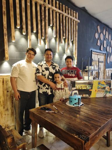 عکس کافه رستوران تیامو