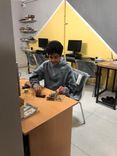 عکس آموزشگاه تخصصی رباتیک روبوتیکا