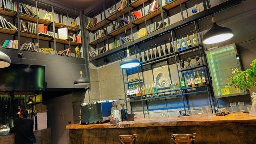 عکس کافه رستوران دژاوو