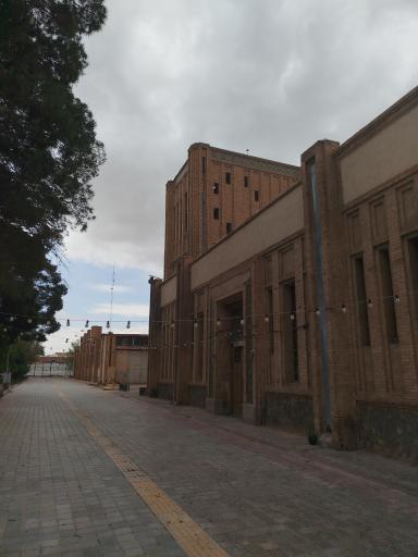 عکس کارخانه تاریخی نوین 