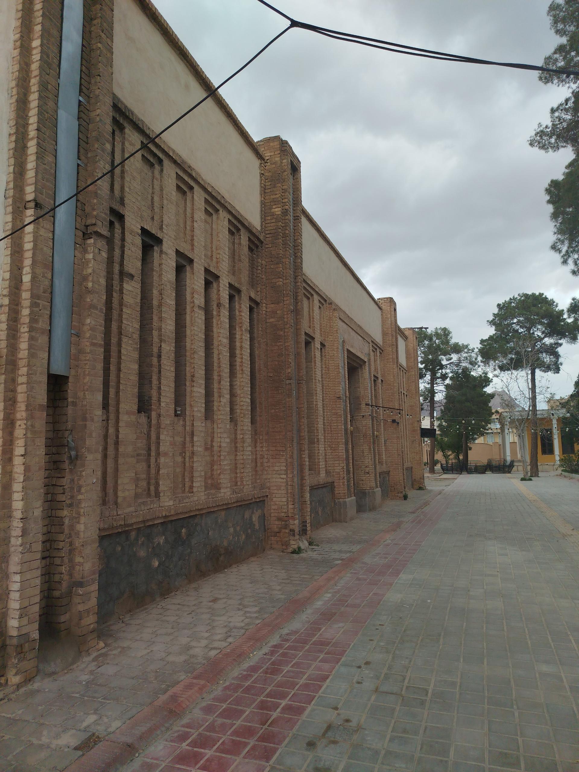 عکس کارخانه تاریخی نوین 