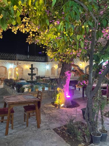 عکس هتل آریانا