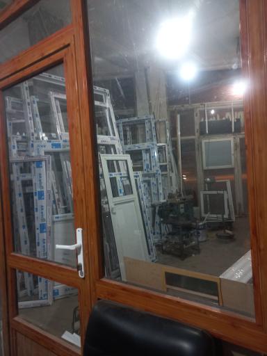 عکس آلومنیوم کاری و پی وی سی اکبران