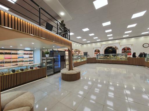 عکس قنادی بزرگ وی‌آی‌پی