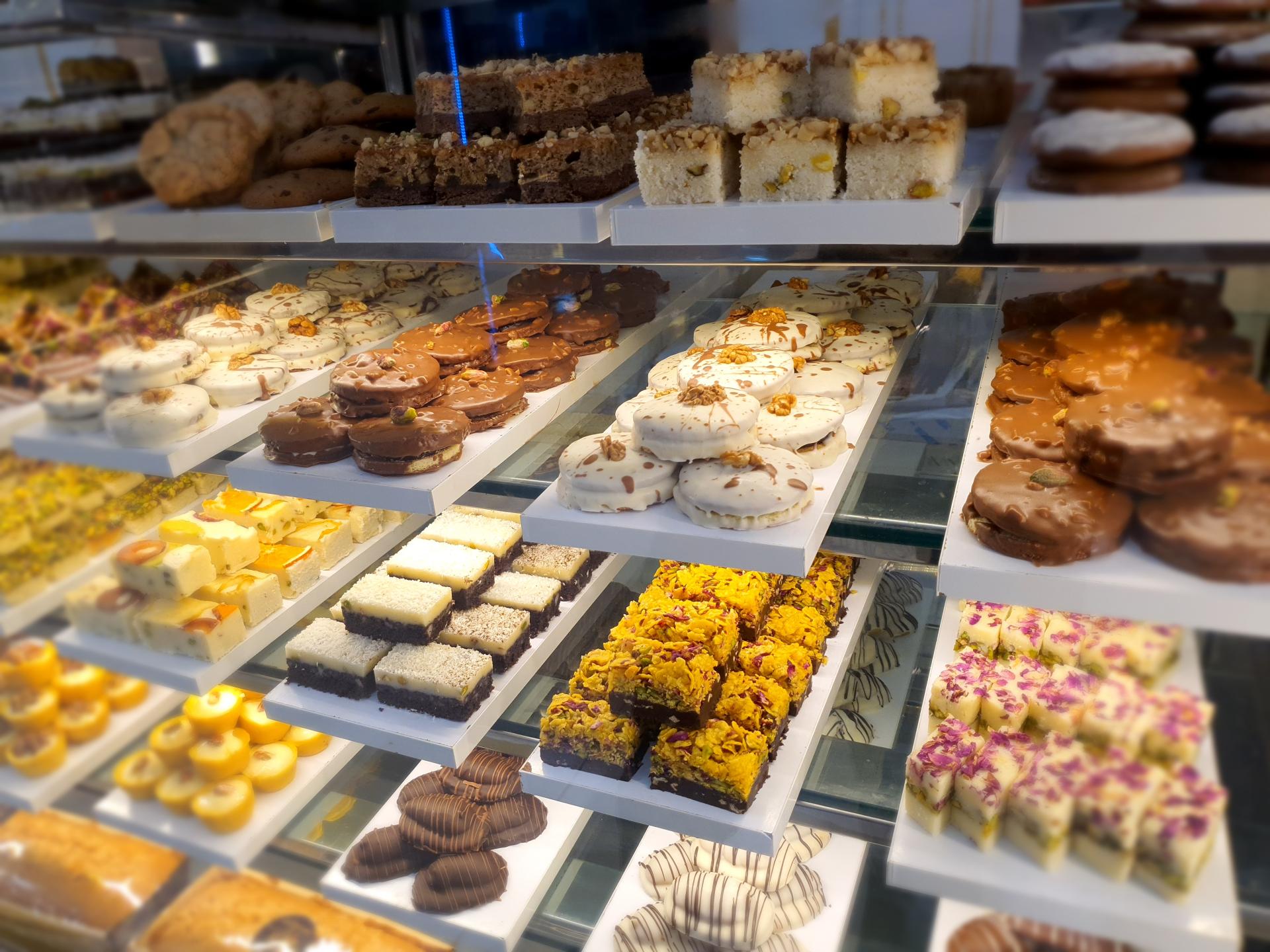 عکس قنادی بزرگ وی‌آی‌پی