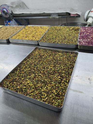 عکس قنادی بزرگ وی‌آی‌پی