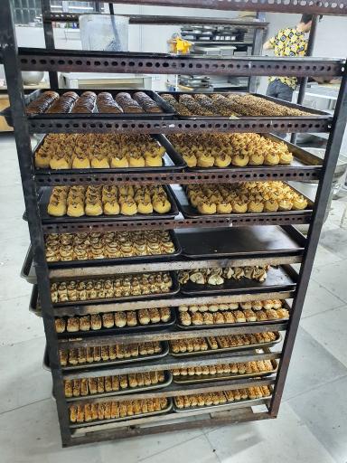 عکس قنادی بزرگ وی‌آی‌پی