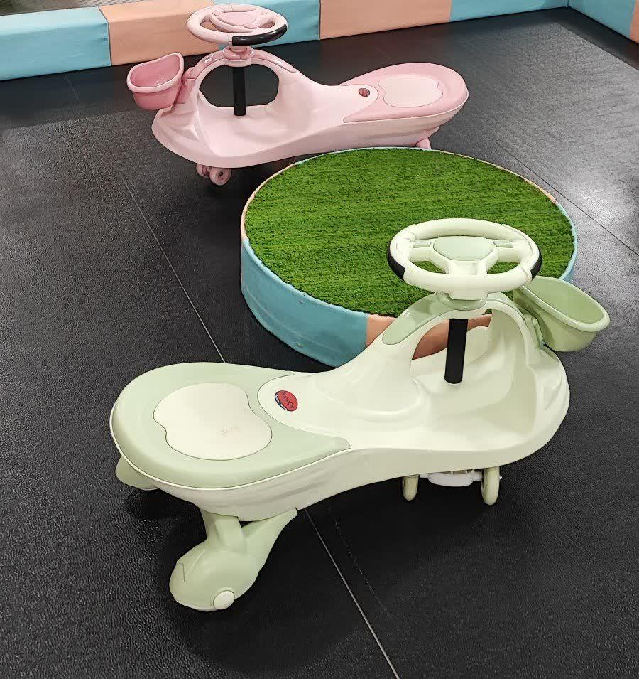 عکس مرکز بازی شادلی (خانه بازی)