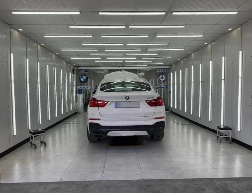 عکس کارشناسی تشخیص رنگ و فنی خودرو رضایی