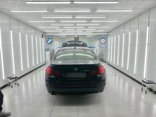 عکس کارشناسی تشخیص رنگ و فنی خودرو رضایی