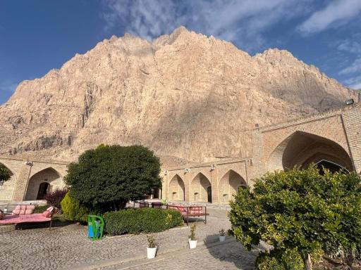 عکس هتل بین‌المللی لاله بیستون