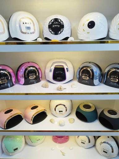 عکس فروشگاه تخصصی لوازم کاشت ناخن صدف