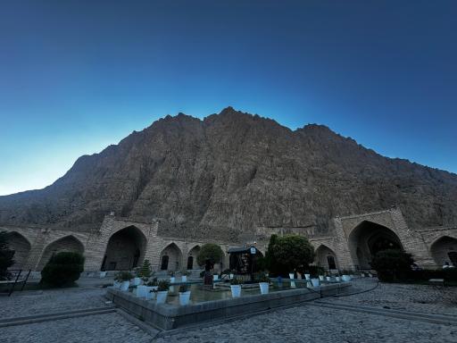 عکس هتل بین‌المللی لاله بیستون