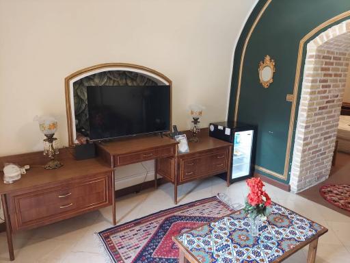 عکس هتل بین‌المللی لاله بیستون